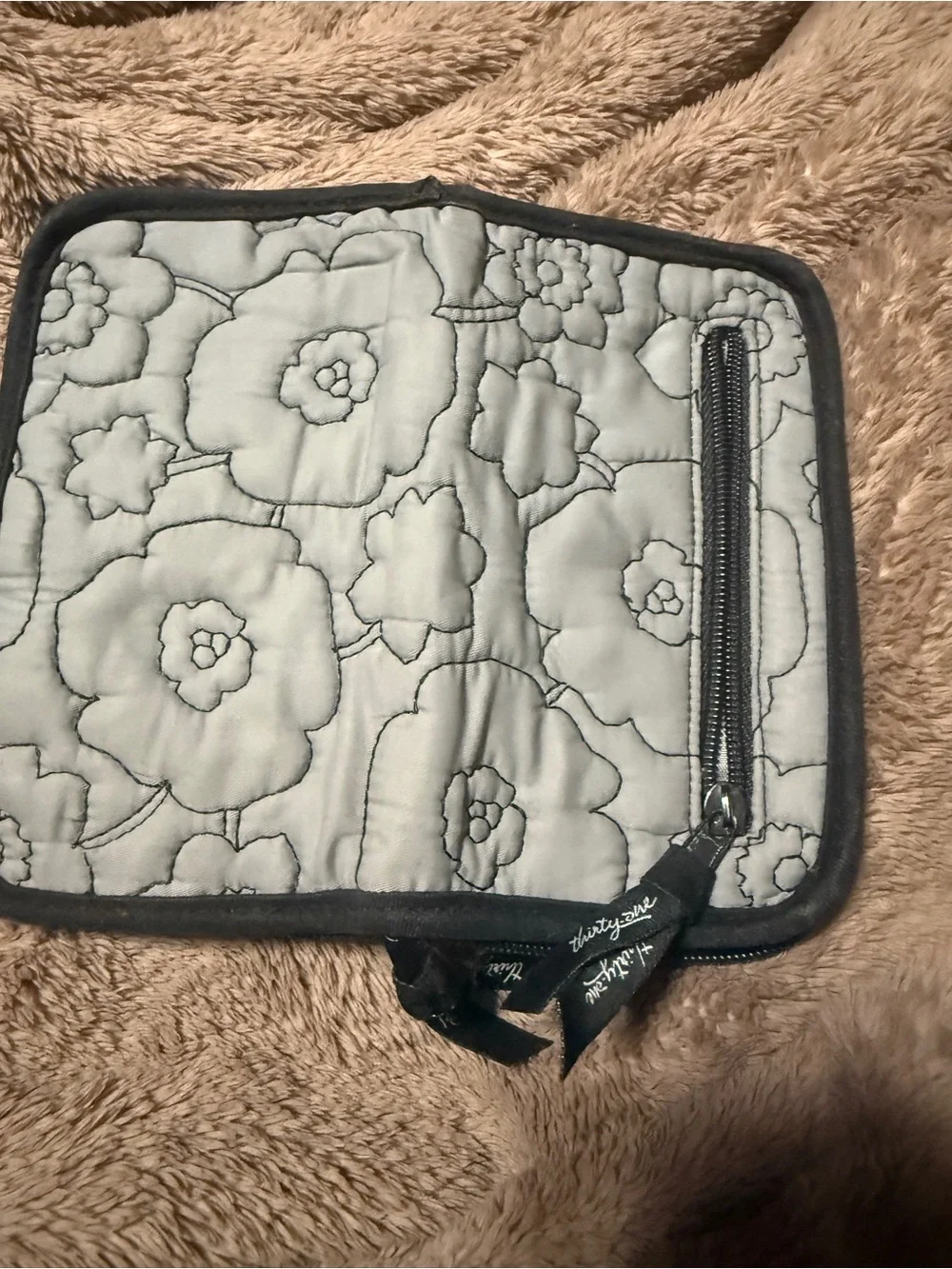 Vera Bradley Light Gray Quilted Floral Travel Pouch/wallet